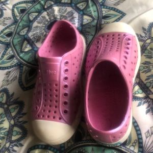 Native kids shoes size 10